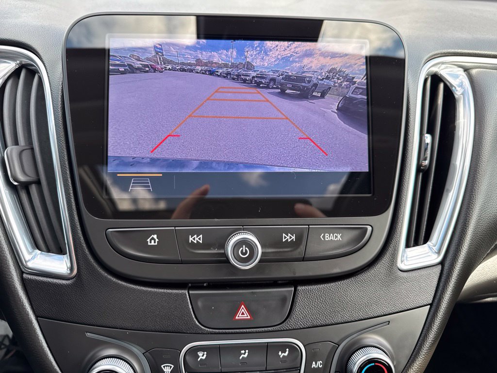 Used 2019 Chevrolet Malibu Hybrid w/ Leather Package FWD image 27