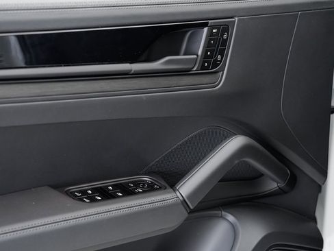 New 2025 Porsche Cayenne GTS image 7
