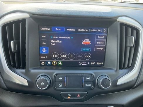 Used 2024 GMC Terrain SLT image 22