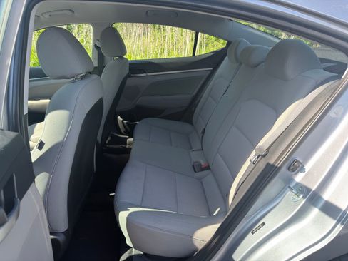 Used 2017 Hyundai Elantra SE FWD image 24