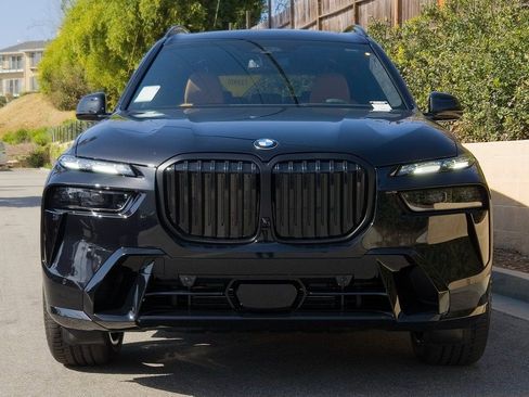 New 2026 BMW X7 xDrive40i w/ Executive Package image 3