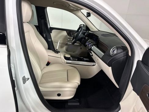 Used 2023 Mercedes-Benz EQB 300 4MATIC w/ Exclusive Package image 27