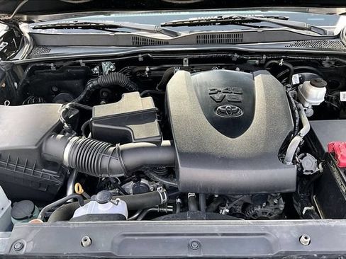 Used 2022 Toyota Tacoma SR AWD/4WD image 28