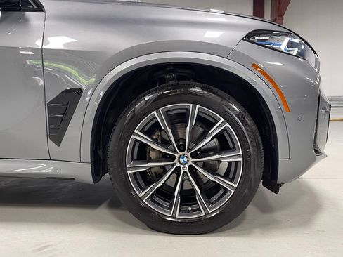 Used 2024 BMW X5 xDrive40i w/ M Sport Package AWD/4WD image 16