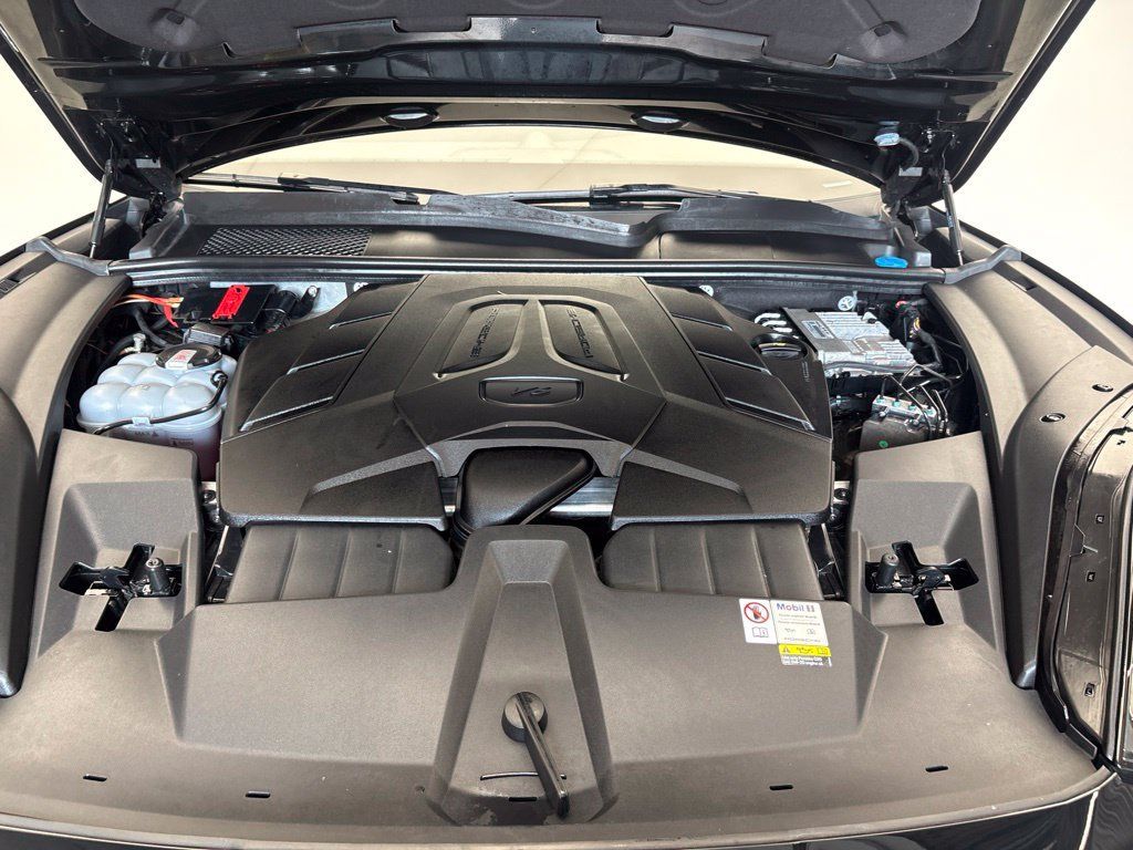 Certified 2024 Porsche Cayenne Coupe AWD/4WD image 12
