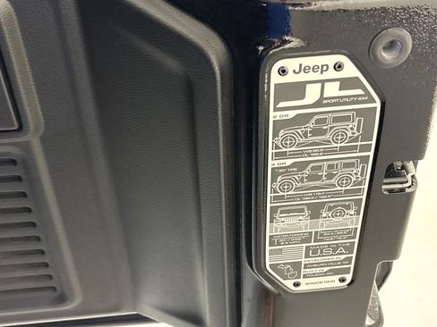 Used 2022 Jeep Wrangler Rubicon AWD/4WD image 21