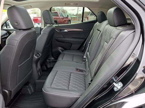 Used 2023 Buick Envision Avenir image 10