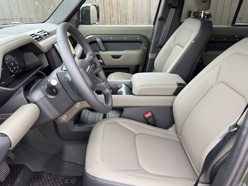 New 2026 Land Rover Defender 110 X-Dynamic SE image 11