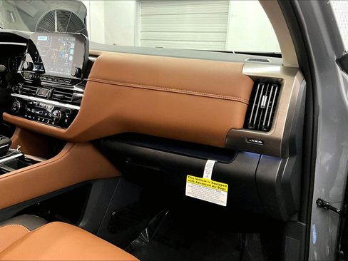 New 2025 Nissan Pathfinder Platinum w/ Lighting Package (N93) AWD/4WD image 35