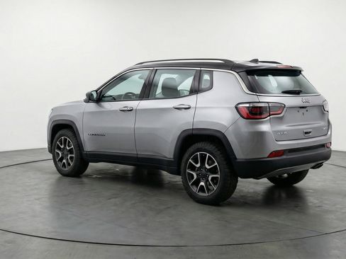 Used 2025 Jeep Compass Trailhawk w/ Trailer Tow Group image 6