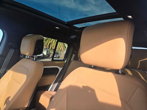 New 2026 Land Rover Defender 110 X-Dynamic SE image 24