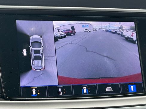 Used 2024 Buick Enclave Premium AWD/4WD image 13