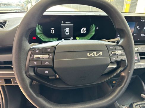 Used 2025 Kia K4 FWD image 29