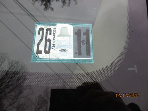 Used 2016 Dodge Grand Caravan SXT w/ UConnect Hands-Free Group image 19