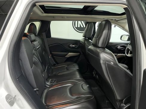 Used 2018 Jeep Cherokee Limited w/ Technology Group image 32