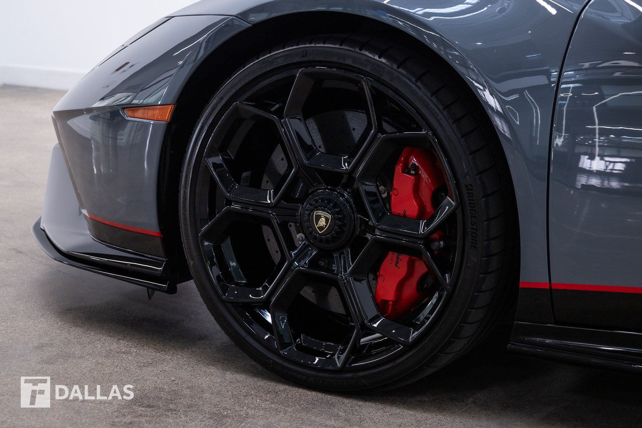 Used 2023 Lamborghini Huracan Tecnica RWD image 5