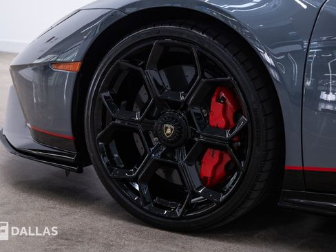 Used 2023 Lamborghini Huracan Tecnica RWD image 5