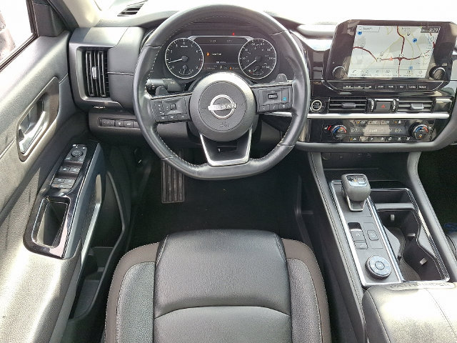Used 2023 Nissan Pathfinder SL w/ SL Premium Package AWD/4WD image 13
