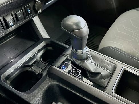 Used 2020 Toyota Tacoma TRD Sport AWD/4WD image 17