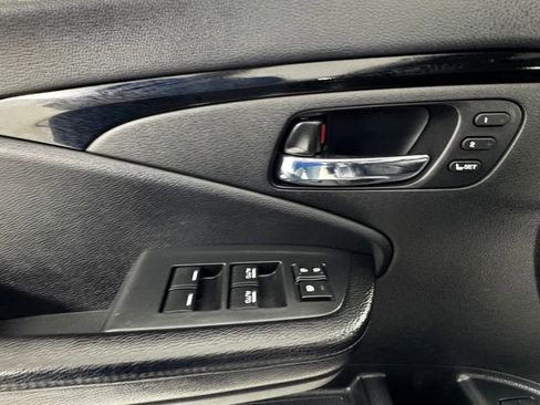 Used 2017 Honda Pilot Touring image 20