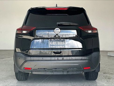 Used 2021 Nissan Rogue S image 6