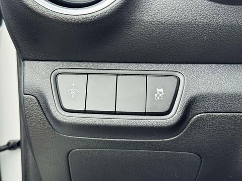 Used 2023 Kia Forte LXS image 17