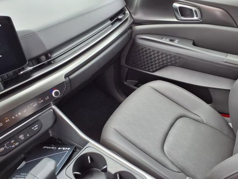 New 2026 Kia Carnival SX image 26