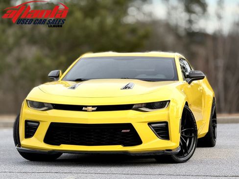 Used 2018 Chevrolet Camaro SS image 1