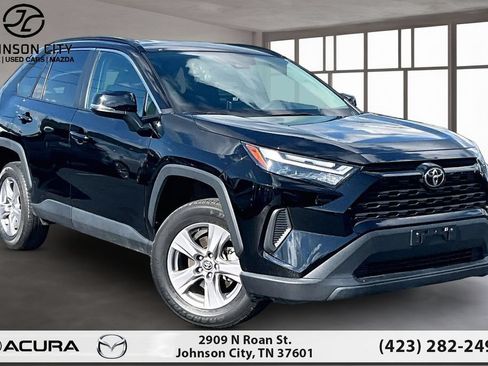Used 2025 Toyota RAV4 XLE AWD/4WD image 12