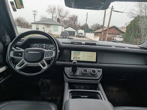 Used 2022 Land Rover Defender 110 S AWD/4WD image 7