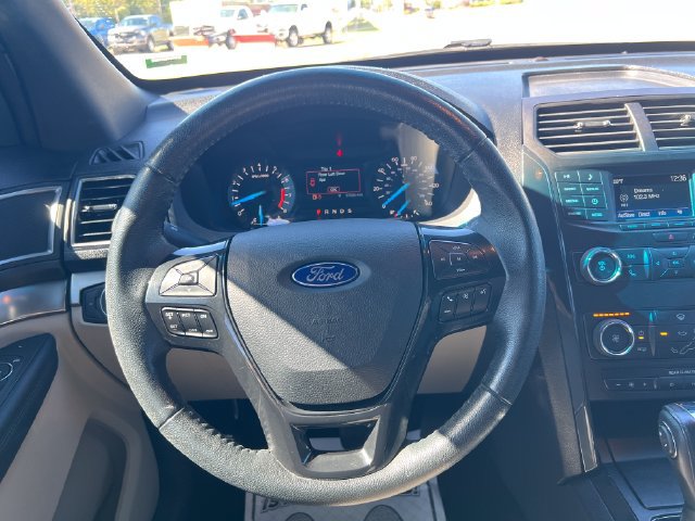 Used 2018 Ford Explorer XLT FWD image 15