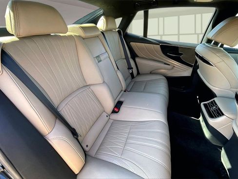 Used 2022 Lexus LS 500 image 28