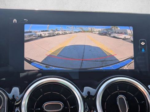 Used 2025 Mercedes-Benz GLA 250 image 13