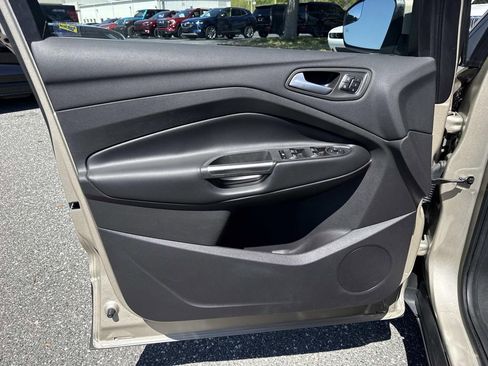 Used 2018 Ford Escape Titanium image 18