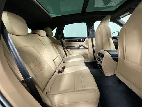 Used 2022 Porsche Cayenne GTS image 22