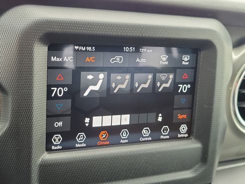 Used 2021 Jeep Wrangler Unlimited Sahara AWD/4WD image 19