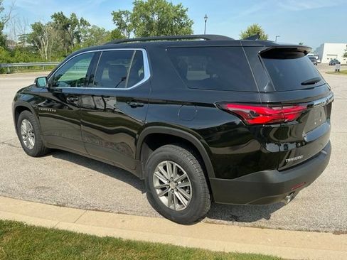 Used 2023 Chevrolet Traverse LT FWD image 4