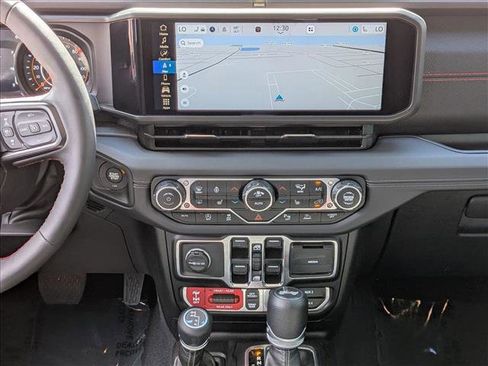 Used 2024 Jeep Wrangler Rubicon w/ Technology Group image 12