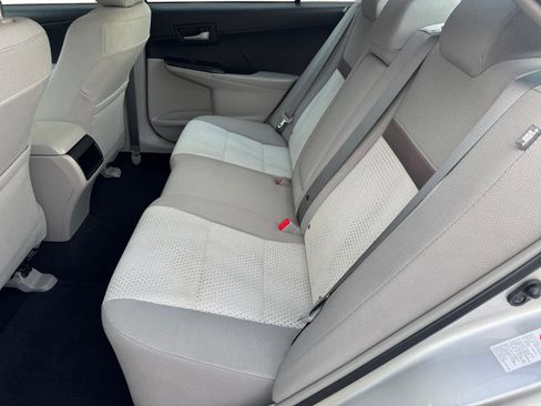 Used 2014 Toyota Camry LE image 6