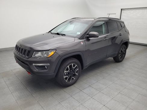 Used 2019 Jeep Compass Trailhawk w/ Cold Weather Group AWD/4WD image 2