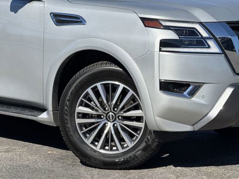 Used 2024 Nissan Armada SL w/ Captain's Chairs Package image 13