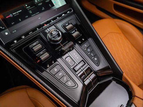 Used 2025 Aston Martin DB12 Convertible RWD image 9