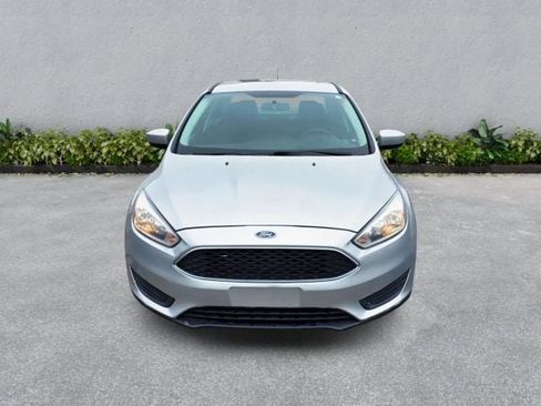 Used 2018 Ford Focus SE image 3