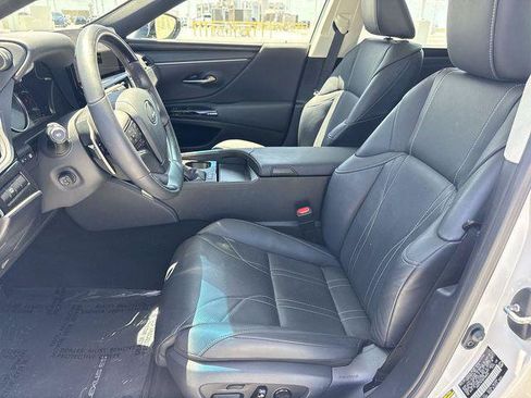 Certified 2024 Lexus ES 350 w/ Technology Package FWD image 11