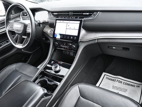 Used 2022 Jeep Grand Cherokee Limited image 20