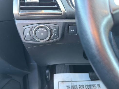 Used 2017 Ford Fusion SE w/ Fusion SE Technology Package image 57