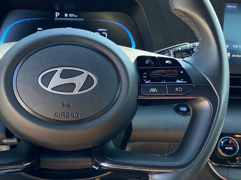 Used 2025 Hyundai Elantra Sport FWD image 15