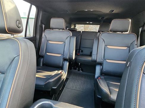 Used 2023 GMC Yukon XL AT4 image 27