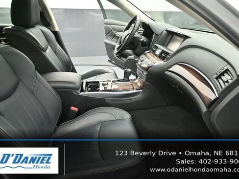 Used 2015 INFINITI Q70 L 3.7 w/ Deluxe Touring Package AWD/4WD image 38
