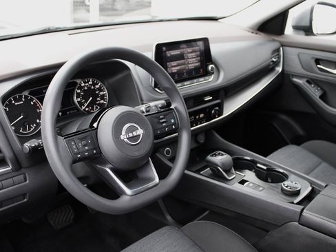 Certified 2023 Nissan Rogue SV image 26